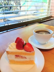 連休最終日、一...