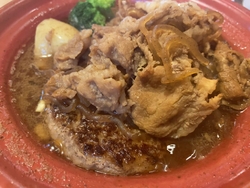 遅めのランチで...