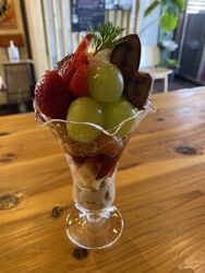 季節のフルーツパフェ