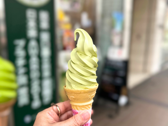 濃厚な抹茶がたまらない、オリジナルのソフトクリーム。