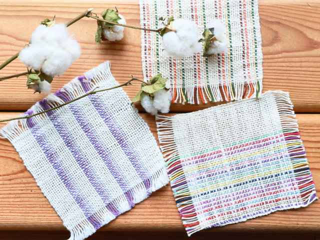 色合いや目の細かさによってひとつずつ違う、自分だけのオリジナルコースターが完成！