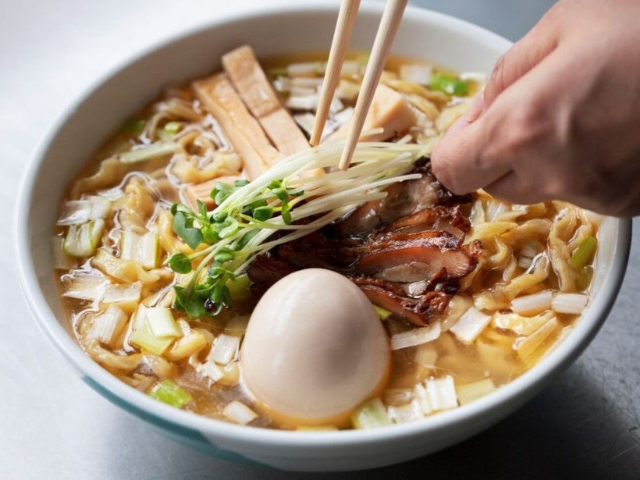 <b>ラーメンご注文のお客様に「塩たまご」1つプレゼント/磨宝の鶏中華そば てらうち</b> <b>ラーメンご注文のお客様に「塩たまご」1つプレゼント/磨宝の鶏中華そば てらうち</b>