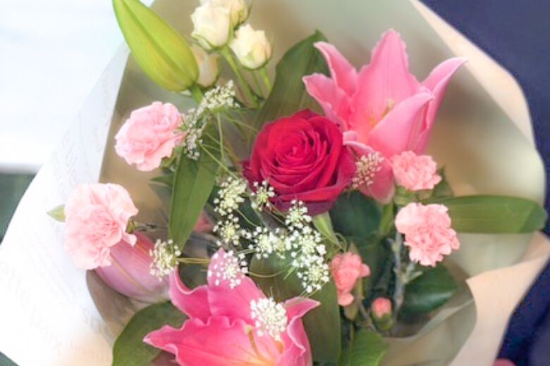 <b>【10名様】宇都宮産ユリ ミヤリリーの花束(ffHK花亀:季節のお花のおまかせブーケ花束)</b> <b>【10名様】宇都宮産ユリ ミヤリリーの花束(ffHK花亀:季節のお花のおまかせブーケ花束)</b>