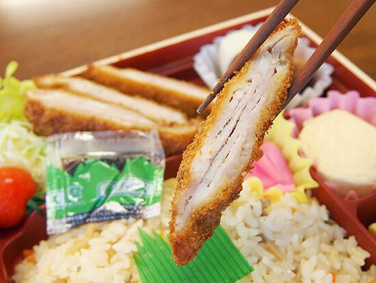 カフェで楽しむ！柔らかミルフィーユかつ弁当☆