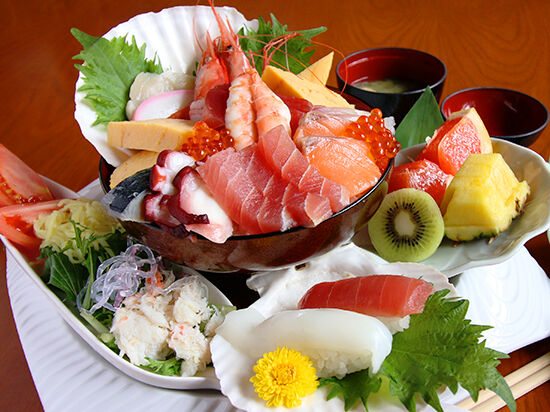 キラキラ玉手箱★びっくりボリュームな海鮮丼