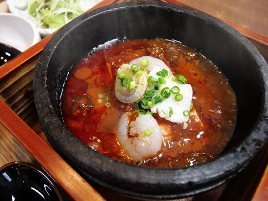 らーめん火山プロデュース！熱々石鍋の麻婆豆腐
