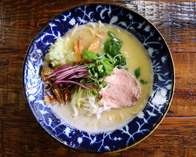 女性にも人気☆濃厚なのにクセがない！鶏白湯ラーメン