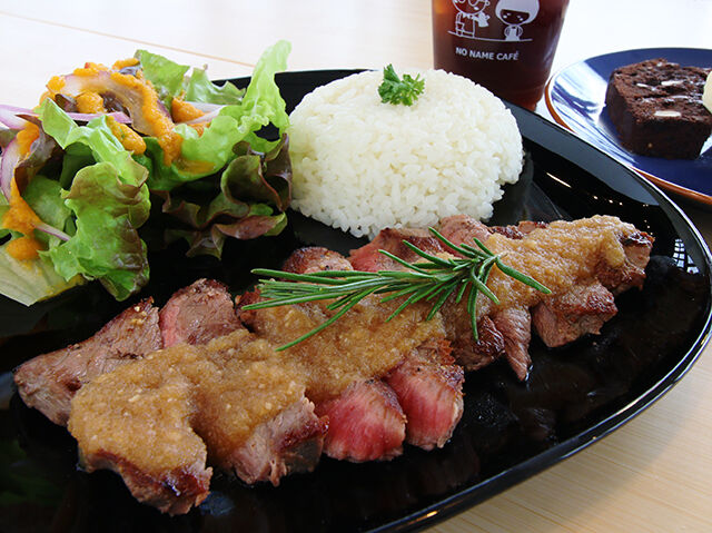 ご飯がススム！肉力高めのワンプレート♪