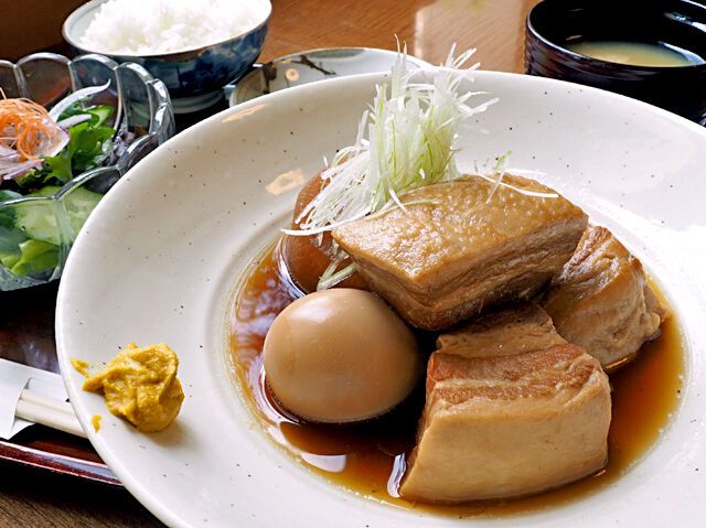 仕込みに3日！ホロリと崩れる絶品角煮めし
