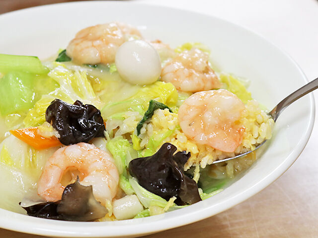 ボリューム満点！とろ～り餡の八宝菜チャーハン