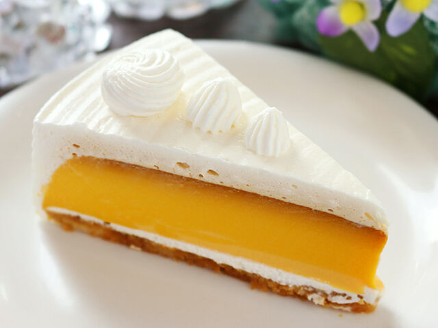プリンとケーキが合体♪両方一緒に食べちゃおう