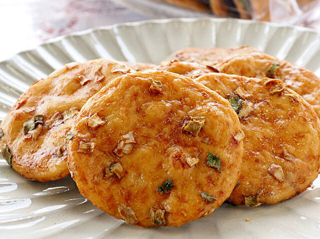 青源味噌使用♪甘味噌仕立ての堅焼きせんべい