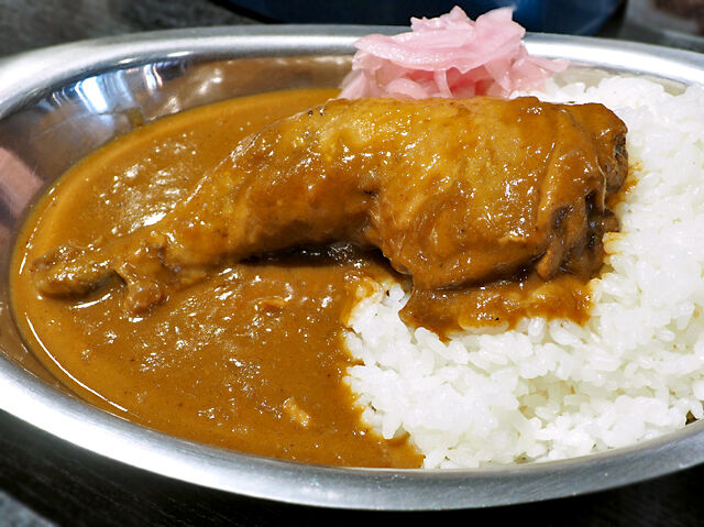 骨つき鶏１本のせ♪マイルドカレーの秘密とは！