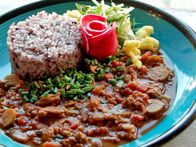 香りと刺激がクセになる！シビレ系カレー☆