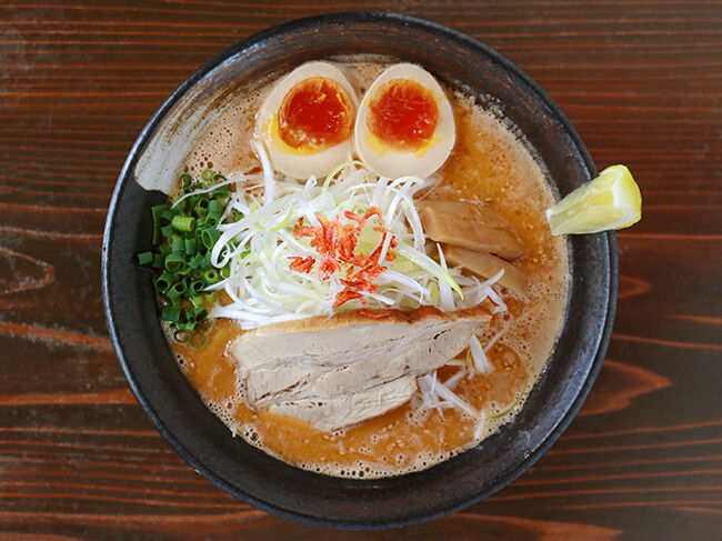 惚れてまうやろ！海老と味噌の最強タッグラーメン！