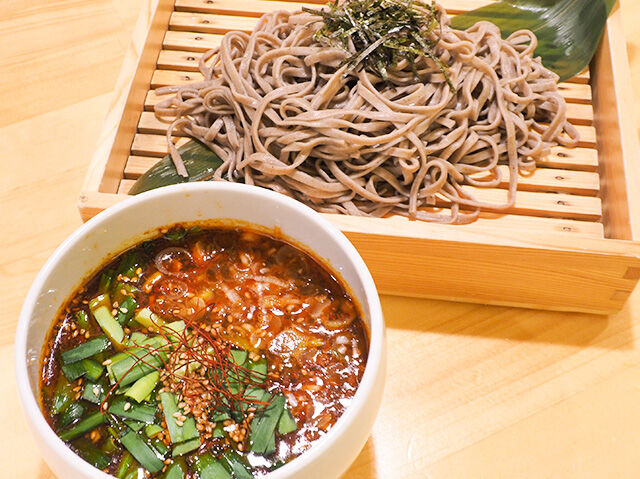 うま味がぎゅっ！絶品旨辛つけ汁×日光の蕎麦