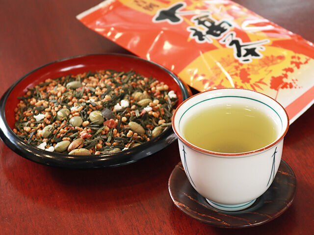 おめでたい！梅&昆布入りの香ばしい大福茶♪