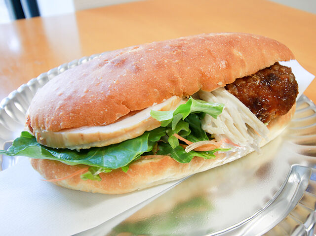 かんぴょうコロッケ＆ハム入り☆ご当地バーガー