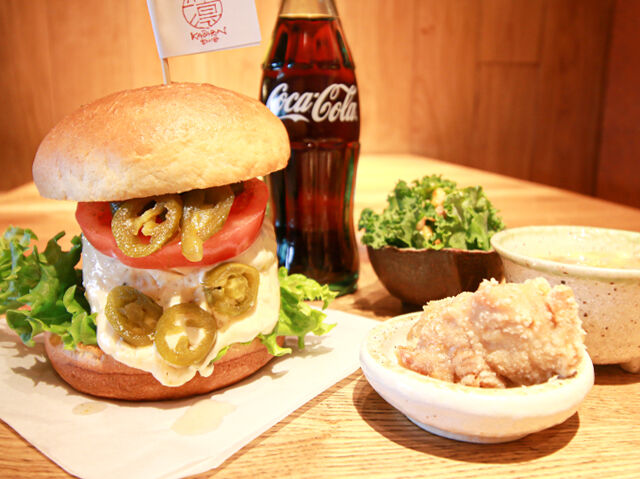 こんがり＆ジューシーパティのピリ辛バーガー☆