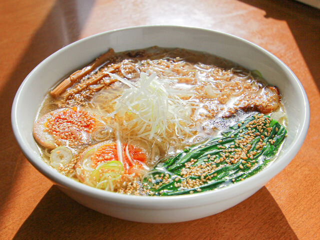 渾身の出汁を堪能☆あっさりコクうまラーメン！
