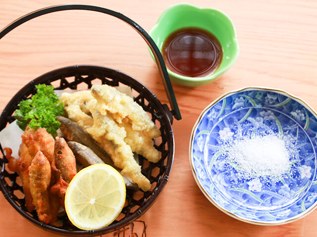骨までやわらか♪高級川魚ホンモロコの贅沢三昧