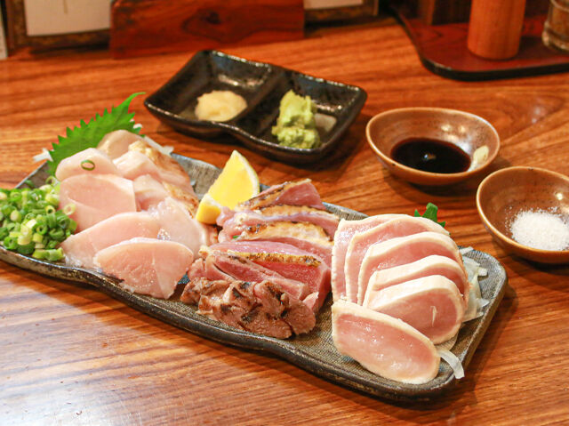 鮮度が命！創業以来愛されつづける地鶏さしみ☆