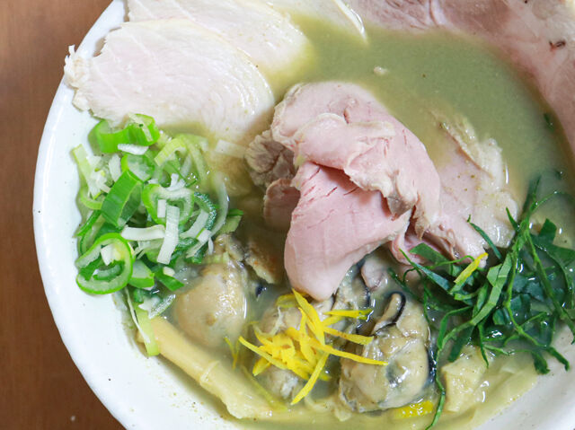 溢れ出る牡蠣の出汁☆素材の旨味を凝縮した一杯