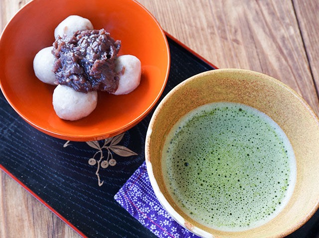 もっちり口どけ！そば団子とお抹茶のペアリング