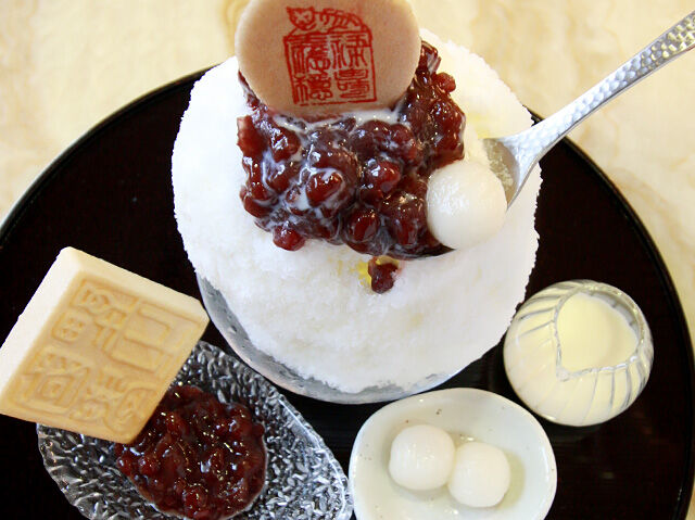 日光天然氷×銘菓で誕生！究極のあずきミルク★