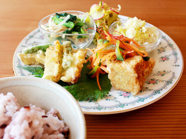 野菜がご馳走！体に優しい愛ある定食に大満足♪