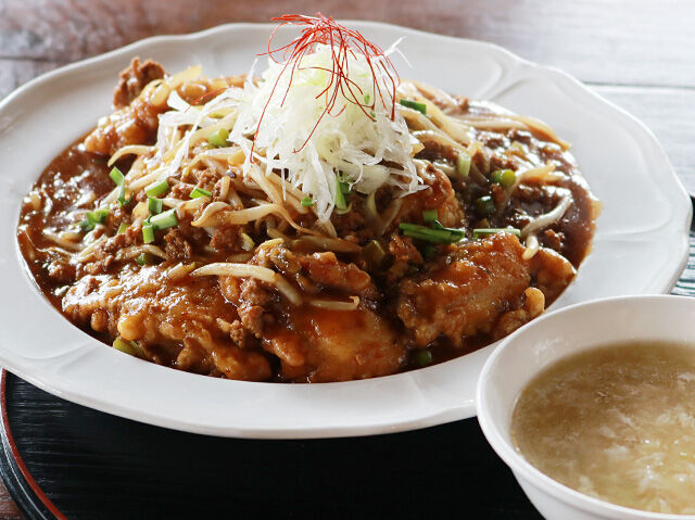 大盛り無料&本格小籠包付！旨辛★牡蠣の麻辣飯