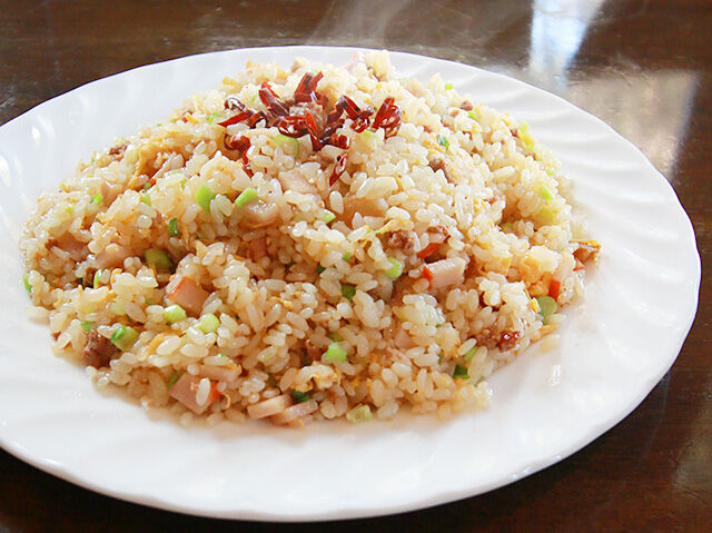 ピリ辛が食欲そそる！挽き肉たっぷりの台湾炒飯