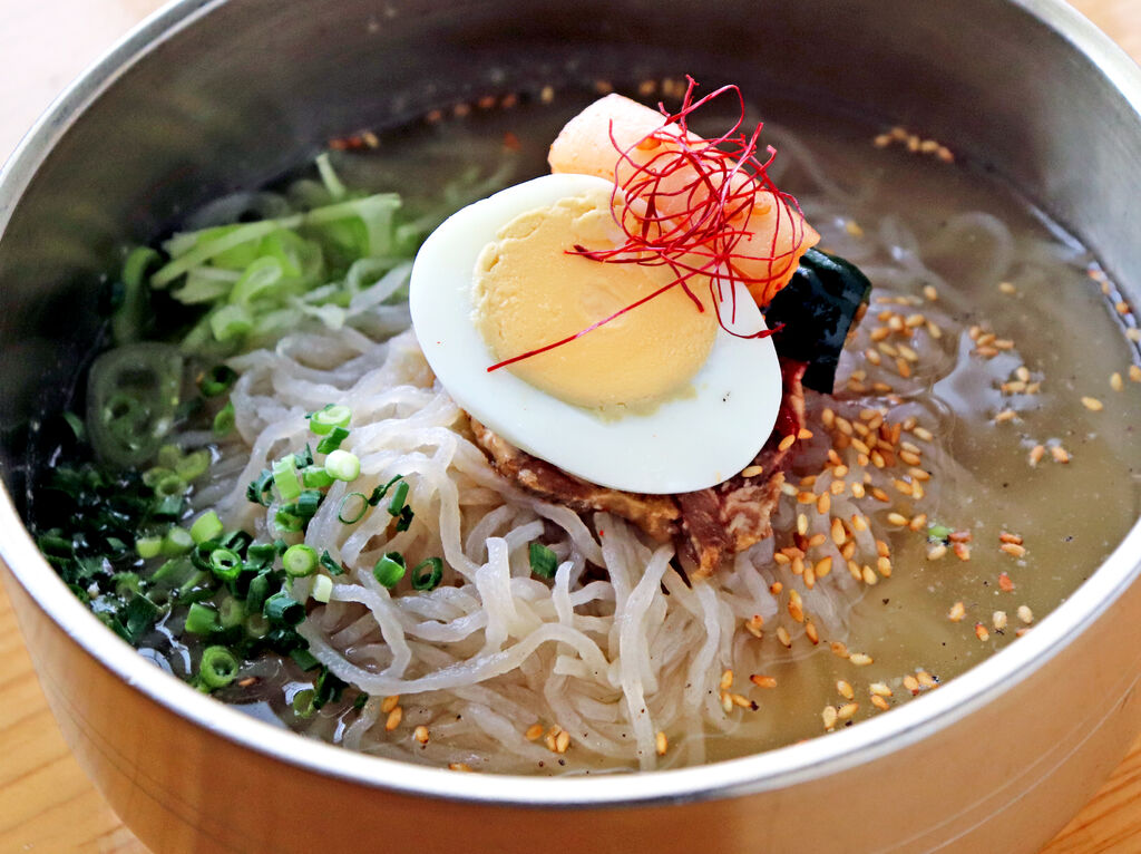 ツルっと爽快☆牛タンチャーシュー入り本格冷麺