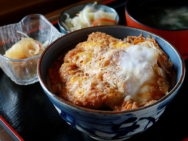 出来たてホカホカ♪愛される食堂の手作りかつ丼