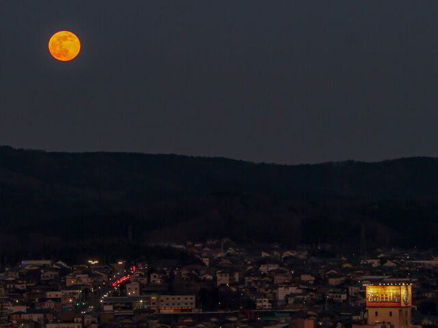 【鹿沼市】2023年最初の満月「Wolfmoon」と夕景の競演（富士山公園）
