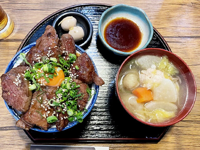 【さくら市】牛ステーキ、ハラミ丼、石焼つぶしハンバーグを堪能！（食肉研究所 肉食道）
