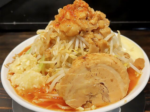 【宇都宮市】冬にぴったり二郎インスパイヤ系の辛豚そば（豚のオオモリ製作所）