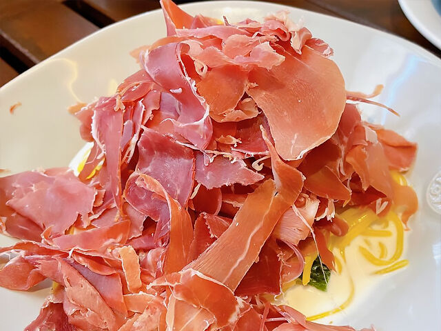 【小山市】生ハムがたっぷり過ぎるクリームパスタ！（Italian kitchen VANSAN）