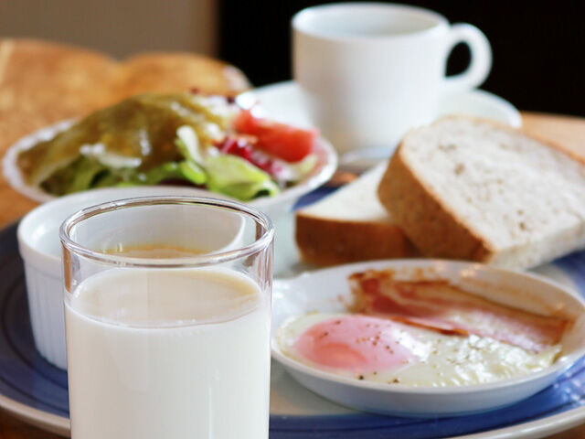 朝だけのお楽しみ！牧場で食べる贅沢モーニング