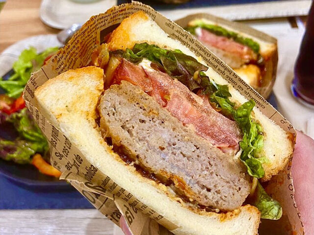 【宇都宮市】満足度MAX！絶品ジューシーなハンバーグ（高級食パン専門店 記憶に刻め）
