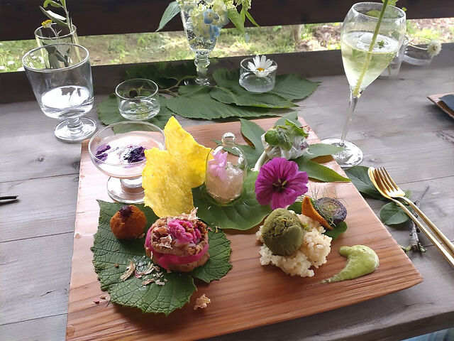 【那須町】花と音楽に包まれる、美食ランチ＆癒し体験（アワーズダイニング）