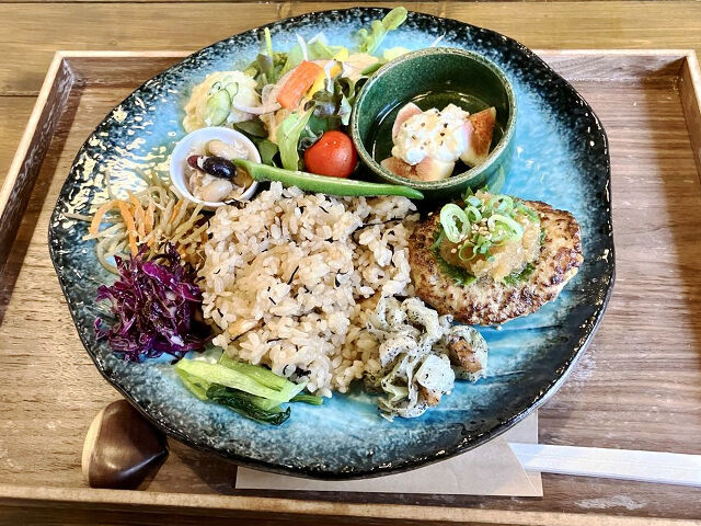 【栃木市】身体にやさしい豆腐ハンバーグプレートランチ（くりとくら）
