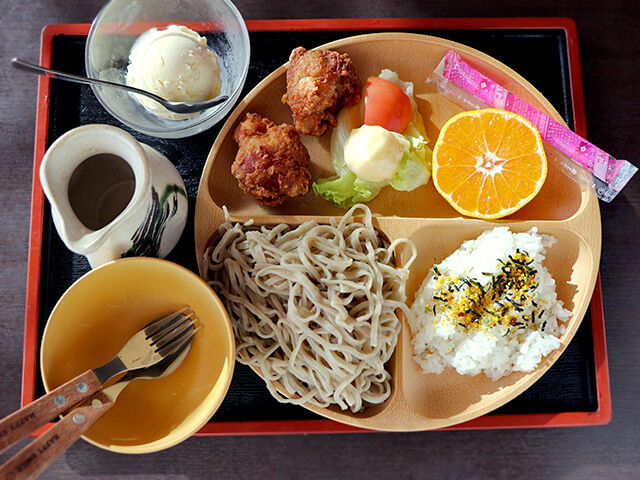 ボリューム＆サービス満点★大人気の手打ち麺ランチ