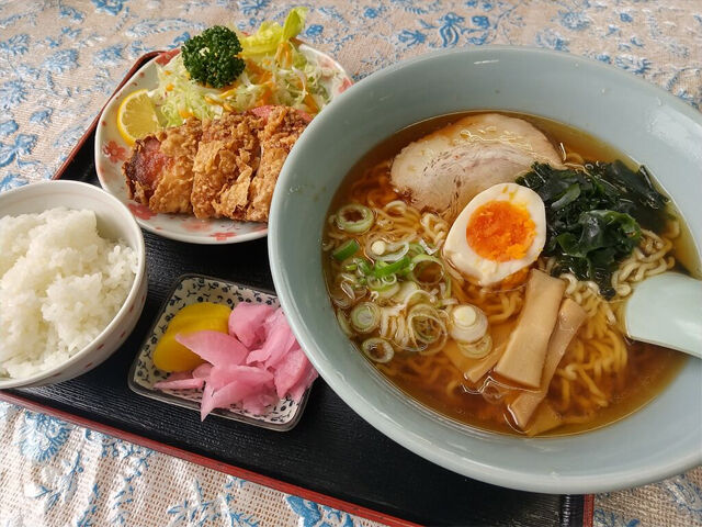 【塩谷町】大満足ランチはジューシーな唐揚げがついたラーメンセット（大内食堂）