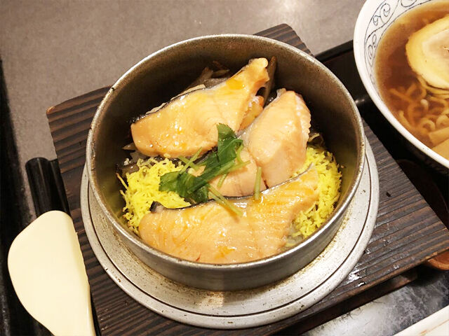 【小山市】鮭釜飯とラーメンセットで子どもたち大喜び！（和膳処 くぼ多）