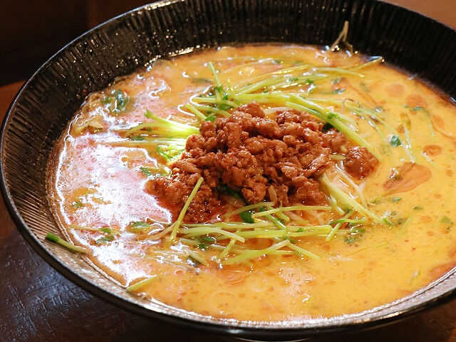 食べたことある？注目の豆腐麺で食べる坦々麺！