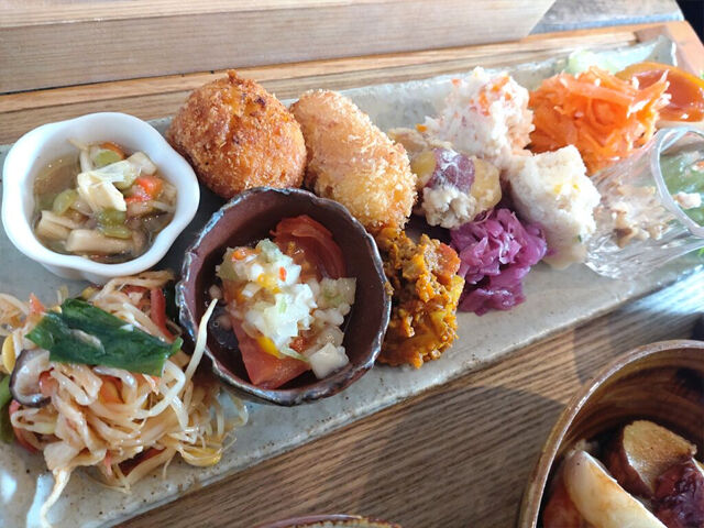 【益子町】目にも楽しいお野菜の創作料理プレート（ヒジノワ cafe＆space）