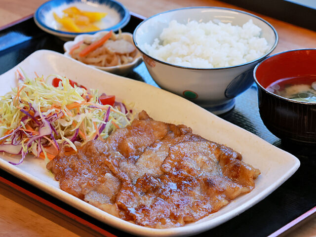 大田原生まれ！“大田原たんとん”の生姜焼定食