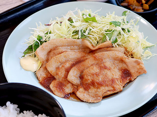 餃子屋さんの本気！こだわり豚肉の生姜焼き定食