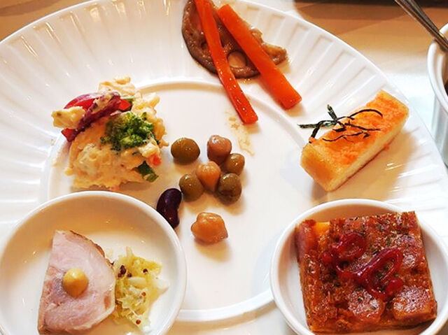 【宇都宮市】たくさんのお料理が並びワクワのランチブッフェ（La Couronne）